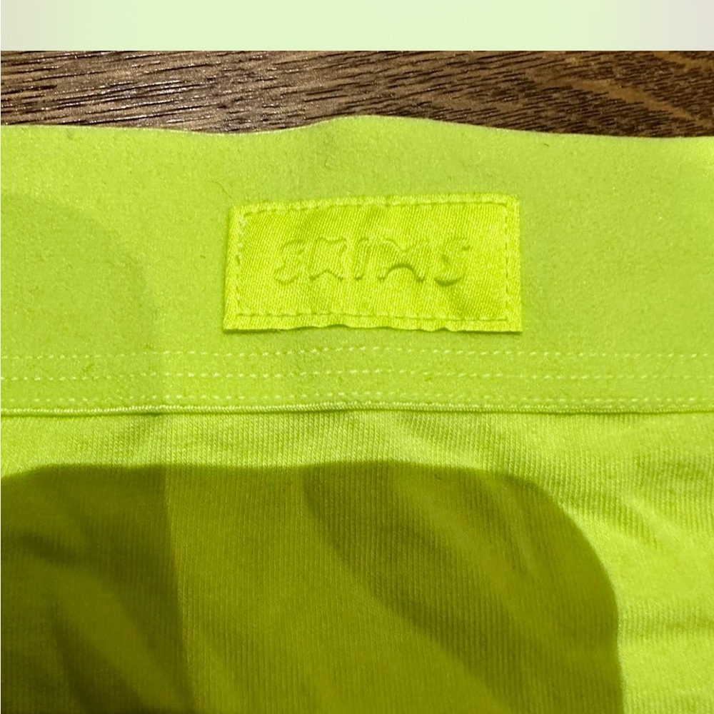 ISO: skims yellow highlighter boxers and tshirt. - Picture 3 of 4